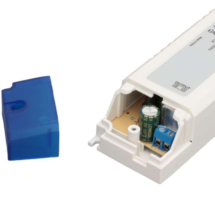 zasilacz_led_meblowy_admx_12v.jpg
