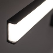 pol_pl_Lampa-nad-Lustro-VENUS-Kinkiet-LED-Lazienkowa-8W-700lm-Czarna-Neutralna-40cm-18208_4-Photoroom.jpg