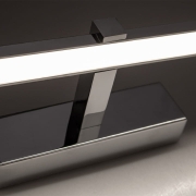 pol_pl_Lampa-nad-Lustro-VENUS-Kinkiet-LED-Lazienkowa-12W-840lm-Chrom-Neutralna-60-cm-18203_3-Photoroom.jpg