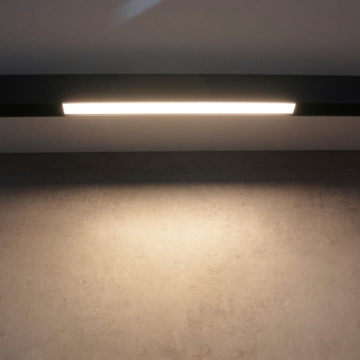 lampa_led_magnetyczna_MX012_12W_30cm_stripe_czarna_ciepla.jpg